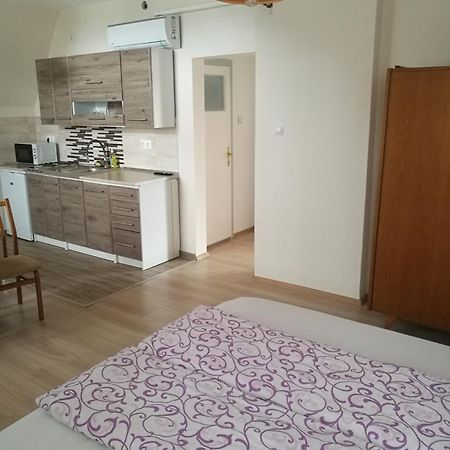 Revesz Vendeghaz Hotel ฮอร์กานี ภายนอก รูปภาพ