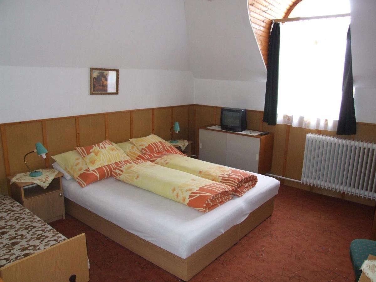 Revesz Vendeghaz Hotel ฮอร์กานี ห้อง รูปภาพ