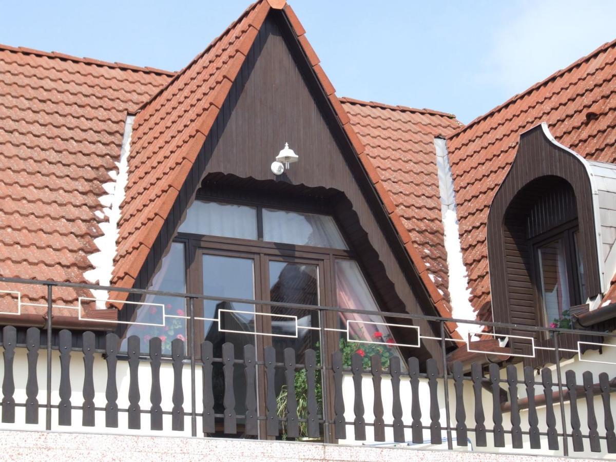 Revesz Vendeghaz Hotel ฮอร์กานี ภายนอก รูปภาพ