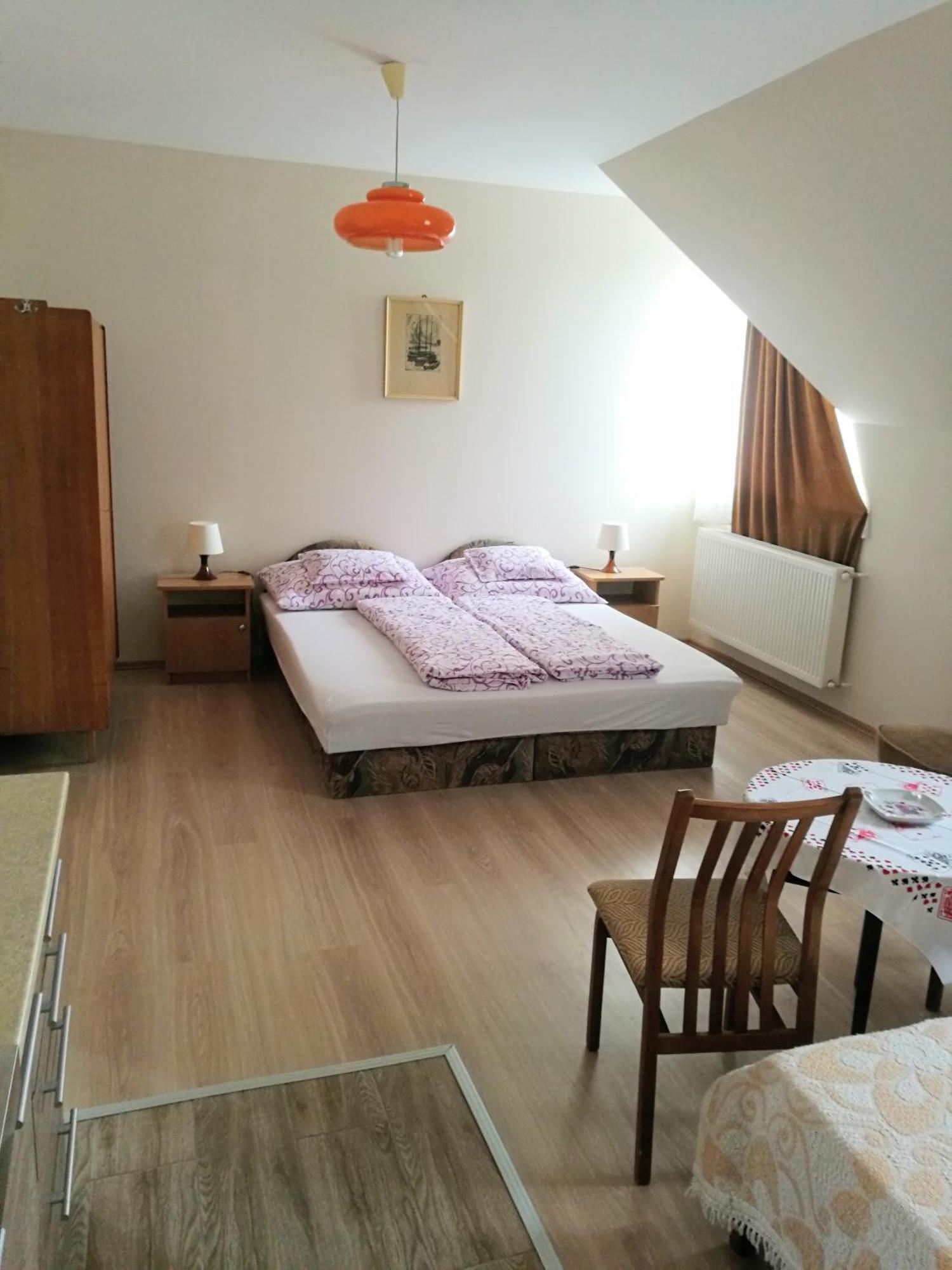 Revesz Vendeghaz Hotel ฮอร์กานี ภายนอก รูปภาพ